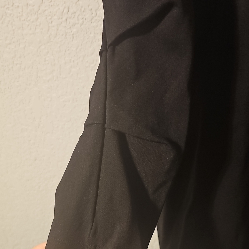 Chic Black Women's Blazer - Picture 3 of 5